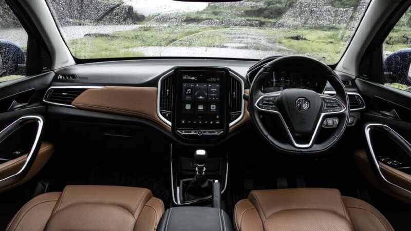 MG Hector Plus interiors