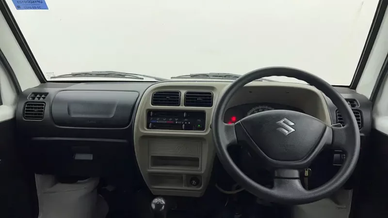 Spinny Maruti Suzuki Eeco dashboard