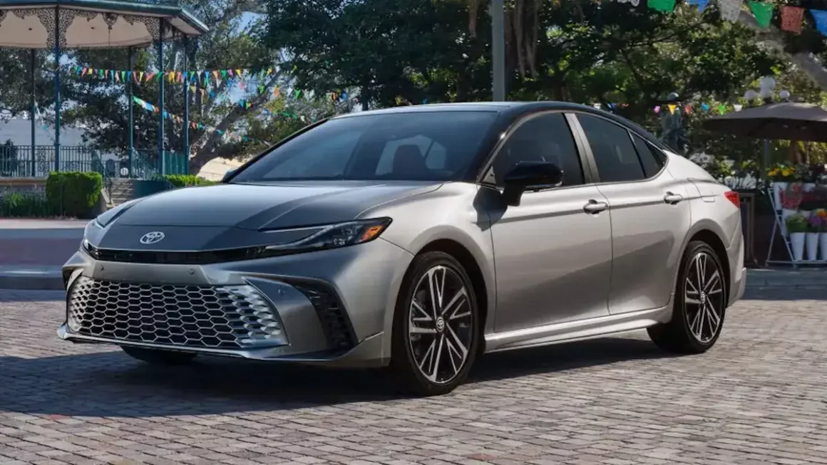 Toyota Camry 2025 Front