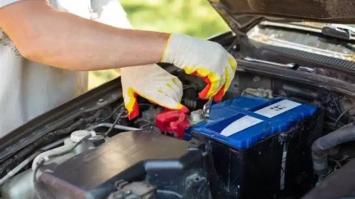 Tightening wires on Car Battery